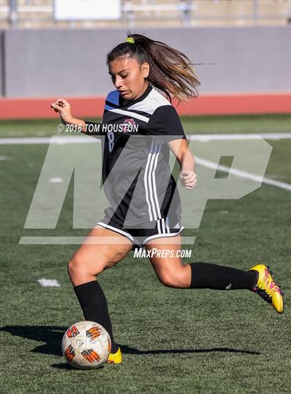 Thumbnail 3 in Glendora vs. Covina photogallery.