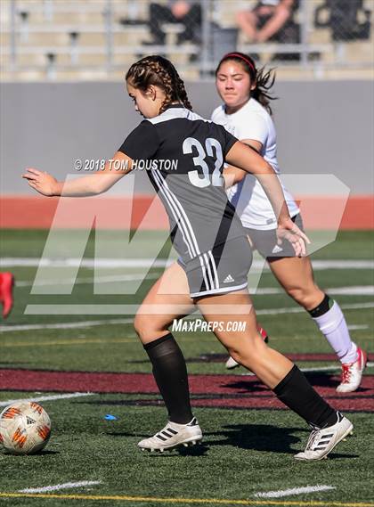 Thumbnail 2 in Glendora vs. Covina photogallery.