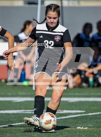 Thumbnail 2 in Glendora vs. Covina photogallery.