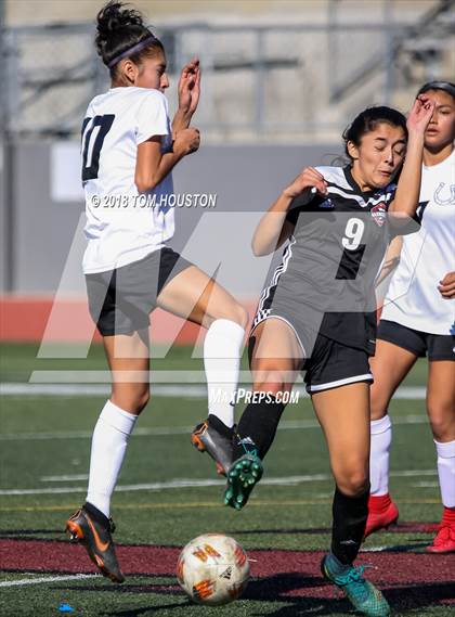 Thumbnail 1 in Glendora vs. Covina photogallery.
