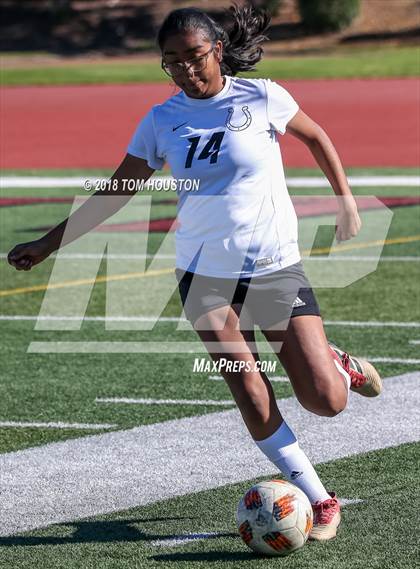 Thumbnail 1 in Glendora vs. Covina photogallery.