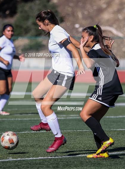 Thumbnail 1 in Glendora vs. Covina photogallery.