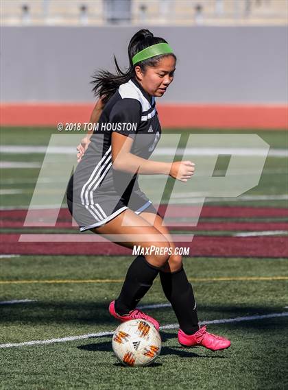Thumbnail 3 in Glendora vs. Covina photogallery.