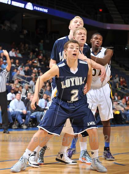 Thumbnail 2 in Santa Monica vs. Loyola (CIF SoCal Regional D1 Final) photogallery.