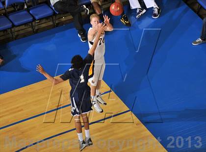 Thumbnail 1 in Santa Monica vs. Loyola (CIF SoCal Regional D1 Final) photogallery.