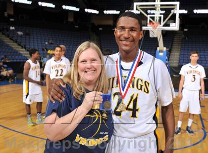 Thumbnail 3 in Santa Monica vs. Loyola (CIF SoCal Regional D1 Final) photogallery.