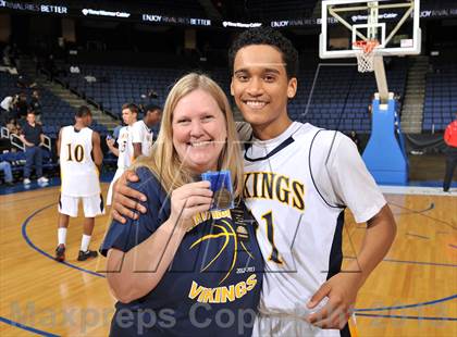 Thumbnail 3 in Santa Monica vs. Loyola (CIF SoCal Regional D1 Final) photogallery.