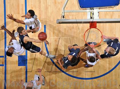 Thumbnail 3 in Santa Monica vs. Loyola (CIF SoCal Regional D1 Final) photogallery.