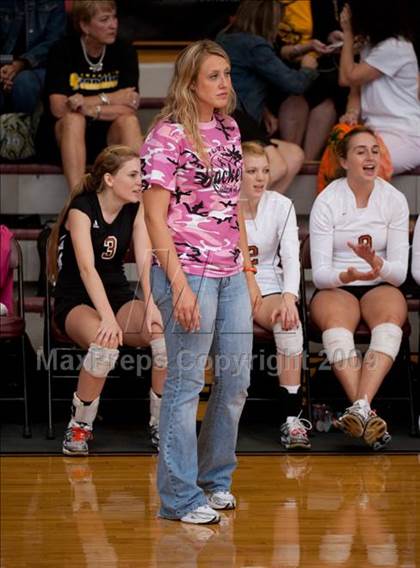Thumbnail 3 in Alvin vs. Alamo Heights (Pearland Volleyball Classic) photogallery.