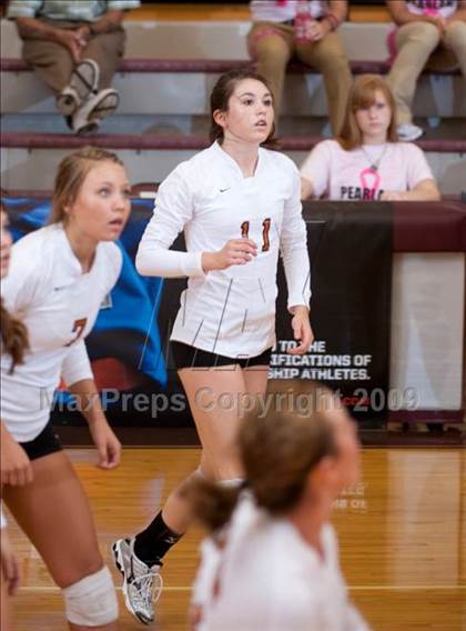 Thumbnail 1 in Alvin vs. Alamo Heights (Pearland Volleyball Classic) photogallery.