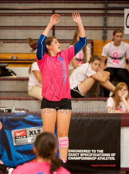Thumbnail 1 in Alvin vs. Alamo Heights (Pearland Volleyball Classic) photogallery.