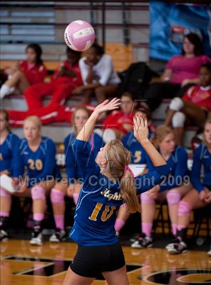 Thumbnail 1 in Alvin vs. Alamo Heights (Pearland Volleyball Classic) photogallery.