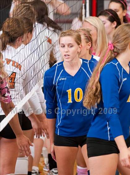 Thumbnail 1 in Alvin vs. Alamo Heights (Pearland Volleyball Classic) photogallery.