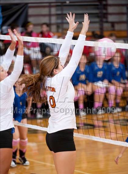 Thumbnail 1 in Alvin vs. Alamo Heights (Pearland Volleyball Classic) photogallery.