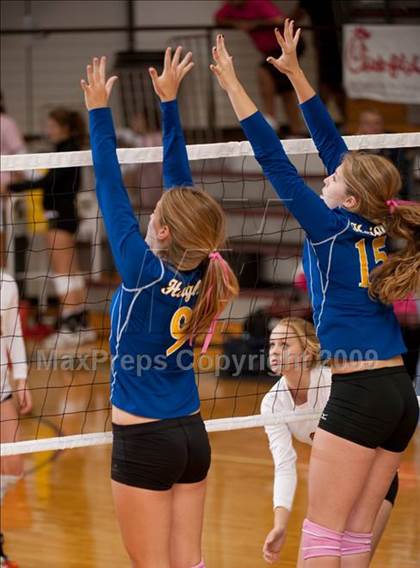 Thumbnail 2 in Alvin vs. Alamo Heights (Pearland Volleyball Classic) photogallery.