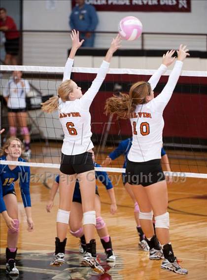 Thumbnail 2 in Alvin vs. Alamo Heights (Pearland Volleyball Classic) photogallery.