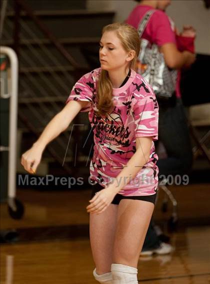 Thumbnail 1 in Alvin vs. Alamo Heights (Pearland Volleyball Classic) photogallery.