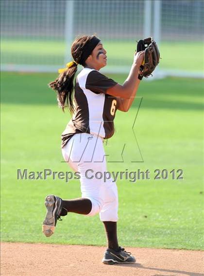 Thumbnail 3 in Chino vs. Don Lugo (CIF SS D2 Final) photogallery.