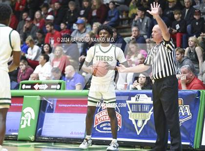 Thumbnail 3 in Kokomo vs Indianapolis Crispus Attucks (Hall of Fame Game)  photogallery.