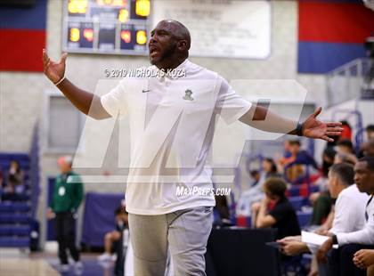 Thumbnail 2 in Helix vs. Mission Bay (San Diego Tip-Off Challenge) photogallery.