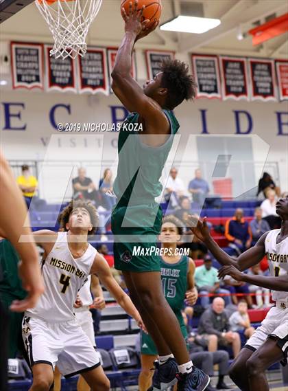 Thumbnail 1 in Helix vs. Mission Bay (San Diego Tip-Off Challenge) photogallery.