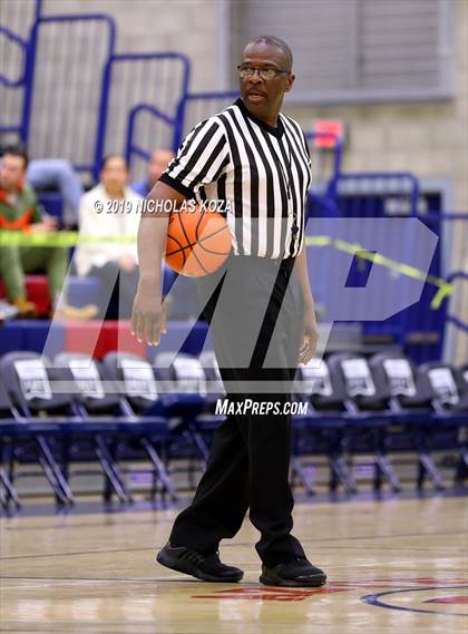 Thumbnail 3 in Helix vs. Mission Bay (San Diego Tip-Off Challenge) photogallery.