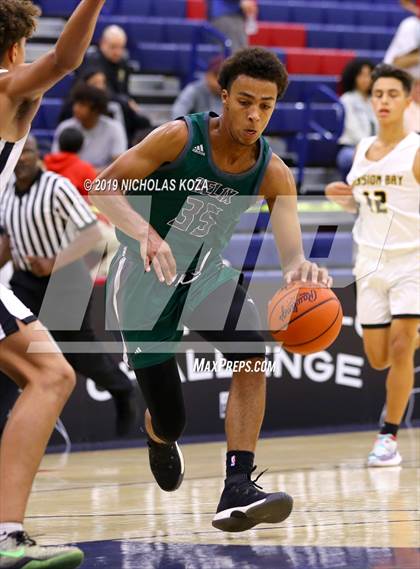 Thumbnail 3 in Helix vs. Mission Bay (San Diego Tip-Off Challenge) photogallery.