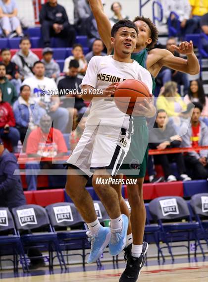 Thumbnail 1 in Helix vs. Mission Bay (San Diego Tip-Off Challenge) photogallery.