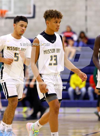 Thumbnail 3 in Helix vs. Mission Bay (San Diego Tip-Off Challenge) photogallery.