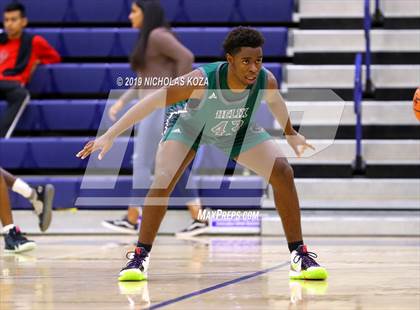 Thumbnail 1 in Helix vs. Mission Bay (San Diego Tip-Off Challenge) photogallery.