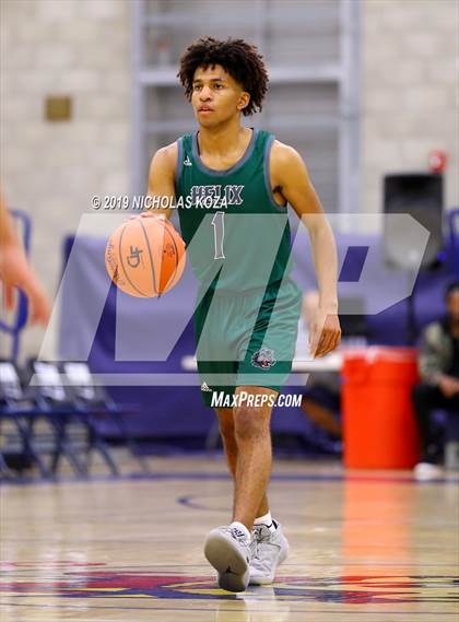 Thumbnail 1 in Helix vs. Mission Bay (San Diego Tip-Off Challenge) photogallery.