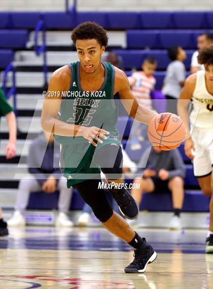Thumbnail 2 in Helix vs. Mission Bay (San Diego Tip-Off Challenge) photogallery.