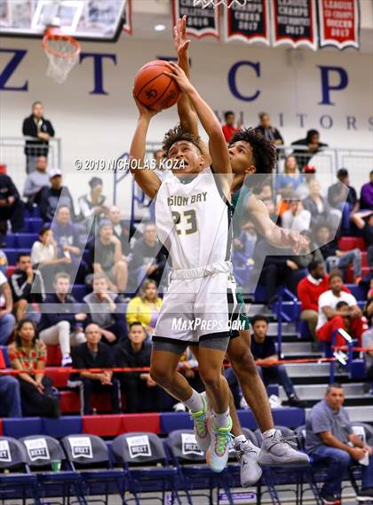 Thumbnail 3 in Helix vs. Mission Bay (San Diego Tip-Off Challenge) photogallery.