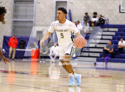 Thumbnail 2 in Helix vs. Mission Bay (San Diego Tip-Off Challenge) photogallery.