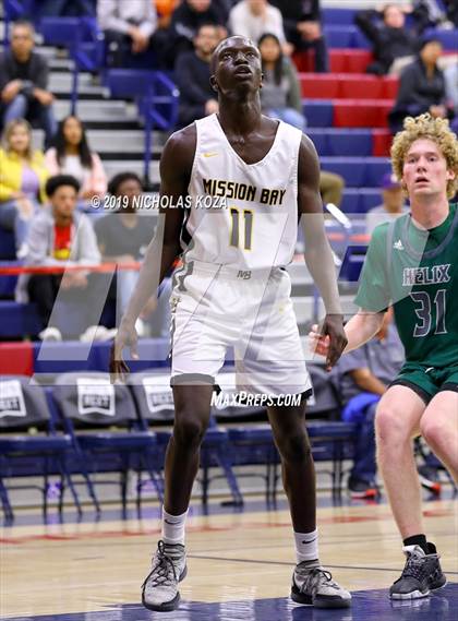 Thumbnail 3 in Helix vs. Mission Bay (San Diego Tip-Off Challenge) photogallery.