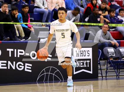 Thumbnail 2 in Helix vs. Mission Bay (San Diego Tip-Off Challenge) photogallery.