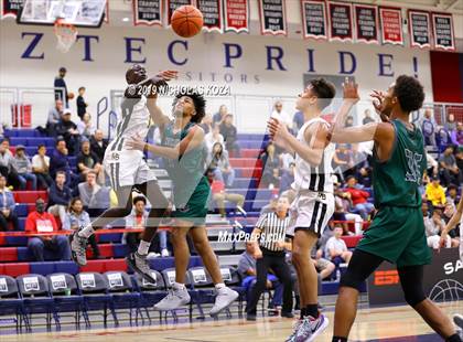 Thumbnail 3 in Helix vs. Mission Bay (San Diego Tip-Off Challenge) photogallery.
