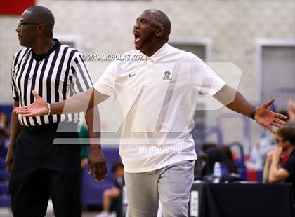 Thumbnail 3 in Helix vs. Mission Bay (San Diego Tip-Off Challenge) photogallery.