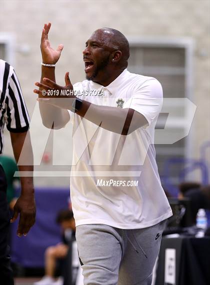 Thumbnail 2 in Helix vs. Mission Bay (San Diego Tip-Off Challenge) photogallery.