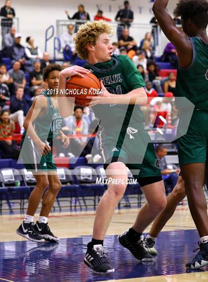 Thumbnail 3 in Helix vs. Mission Bay (San Diego Tip-Off Challenge) photogallery.