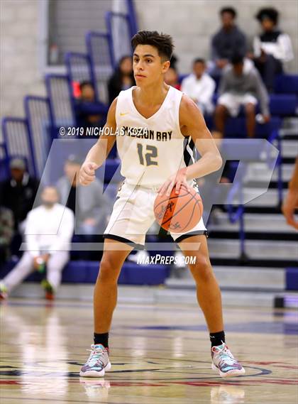 Thumbnail 2 in Helix vs. Mission Bay (San Diego Tip-Off Challenge) photogallery.