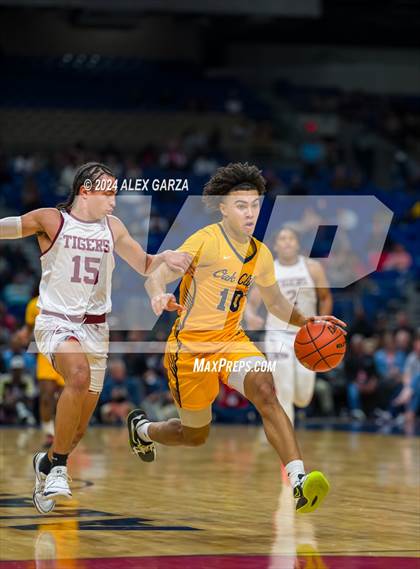 Thumbnail 1 in Silsbee vs Oak Cliff Faith Family Academy (UIL 4A Basketball Final) photogallery.