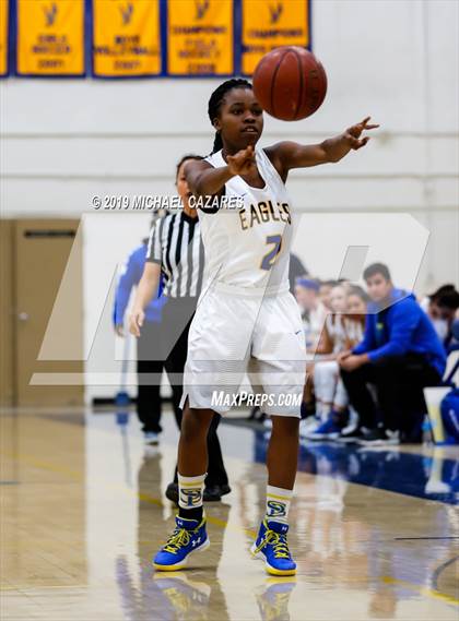 Thumbnail 3 in Fallbrook @ San Pasqual photogallery.