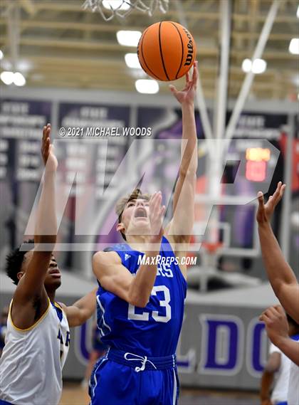 Thumbnail 2 in North Little Rock vs. Rogers (AAA 6A Second Round Playoff) photogallery.