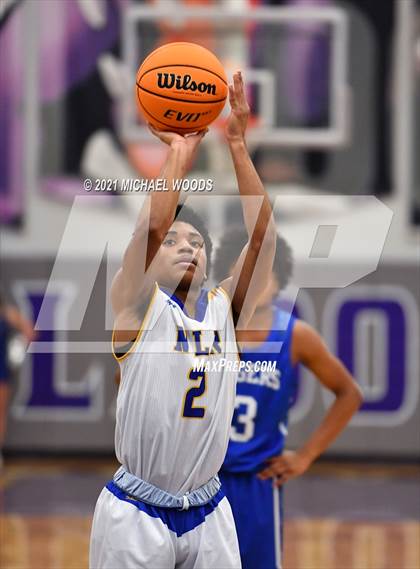 Thumbnail 3 in North Little Rock vs. Rogers (AAA 6A Second Round Playoff) photogallery.