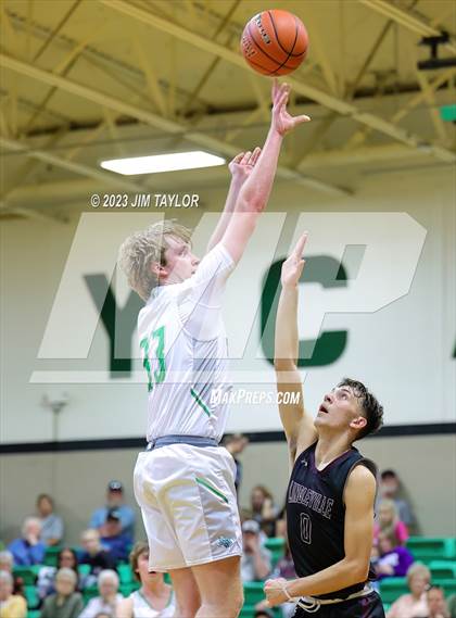 Thumbnail 3 in Santo vs Lingleville (Relentless Runnin' Cats Classic) photogallery.