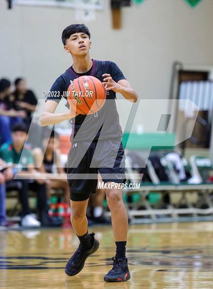 Thumbnail 2 in Santo vs Lingleville (Relentless Runnin' Cats Classic) photogallery.