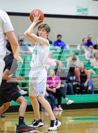 Thumbnail 3 in Santo vs Lingleville (Relentless Runnin' Cats Classic) photogallery.