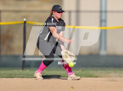 Thumbnail 2 in Silver Creek vs. Pueblo South (CHSAA 4A Quarterfinal) photogallery.