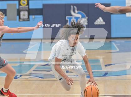 Thumbnail 1 in Southern Alamance vs. Overhills photogallery.